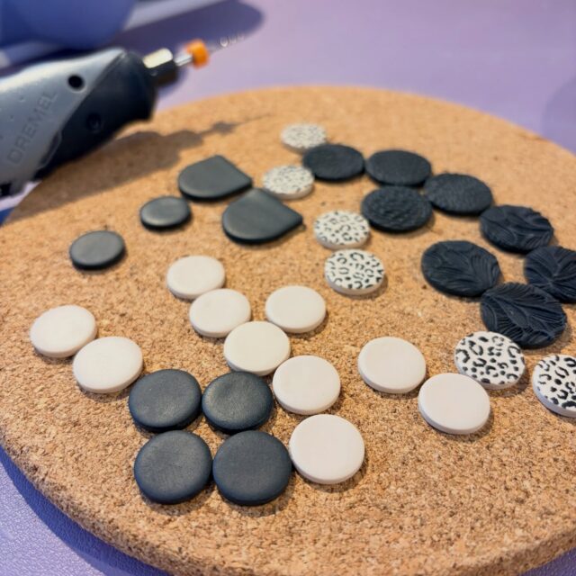 Die Marktsaison starte in der kommenden Woche! 🤩 Ihr findet mich bei dem Frühlingsmarkt von James Farm Market in Flensburg. Ich stecke gerade in der Vorbereitung und hab so große Vorfreude!

Kommst du mich besuchen ?:)

#frühling#handmade#polymerclayjewellery #leopardprint #leopardenmuster