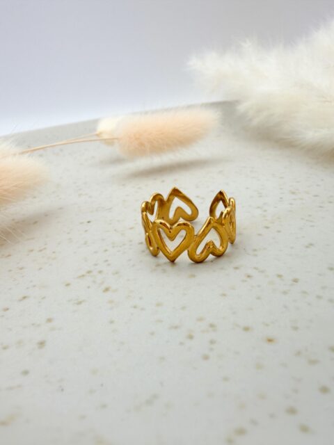Neu im Shop ✨

Dieser Herzring und viele weitere Modelle sind ab jetzt verfügbar. Schlichtes Design, liebevolle Details und erhältlich in Silber sowie 18k vergoldet.

Bist du Team Gold oder Silber?

Größe: 17 mm (verstellbar)

#ringe#schmuck#jewelry#onlineshop#shopsmall