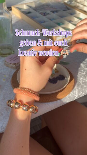 Die Workshops diesen Sommer waren magisch! ✨

Falls du auch Lust hast mit deinen Freundinnen zusammen einen tollen Nachmittag/Abend zu verbringen und einzigartige Schmuckstücke zu erstellen, dann schreib mir gerne. Für dieses Jahr gibt es jedoch leider nur noch wenige Termine, da ich im Herbst und Winter sehr viel auf Kunsthandwerker-Märkten unterwegs bin.

#Workshop#handmade#schmuckworkshomädelsabend#geschenkidee