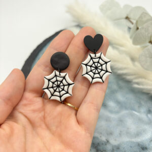 Spooky Ohrringe - Mit Kreis-Ohrstecker