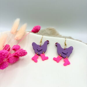 Wilde Hühner Ohrringe - Huhn: Blueberry / Stiefel: Neon Pink